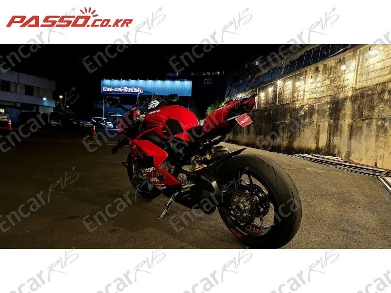 Ducati Panigale V4 S - фото 3