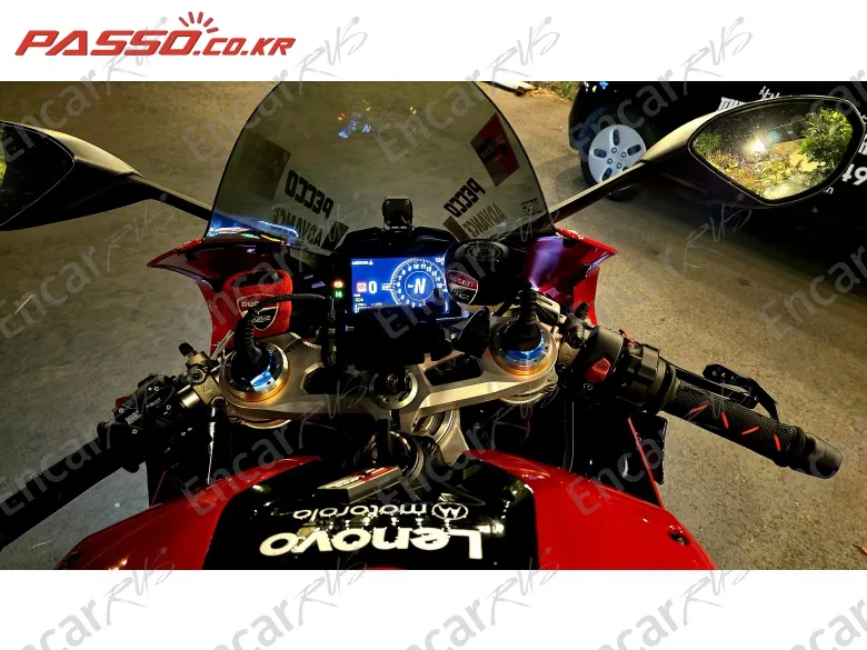Ducati Panigale V4 S - фото 4