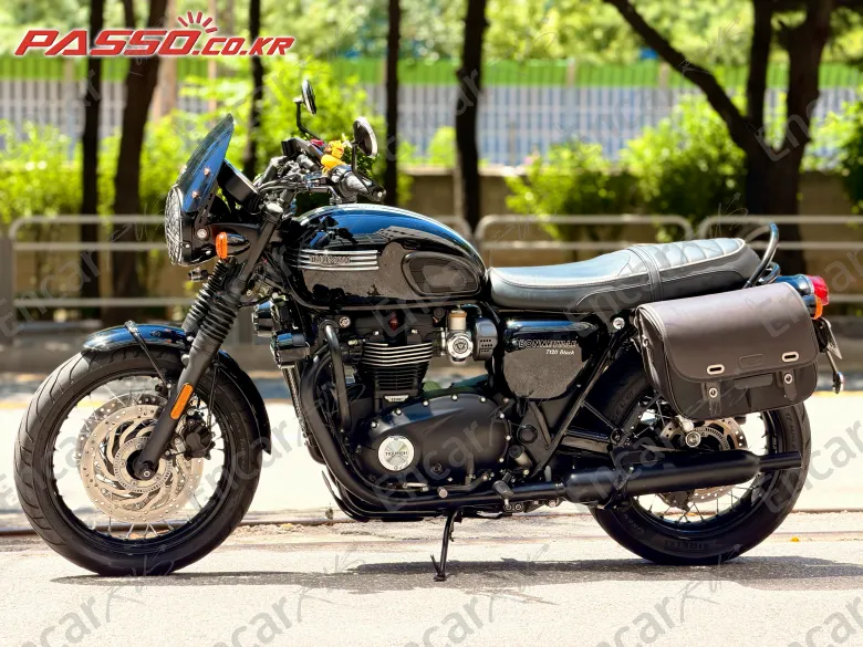 Triumph Bonneville T120 Black - фото 1