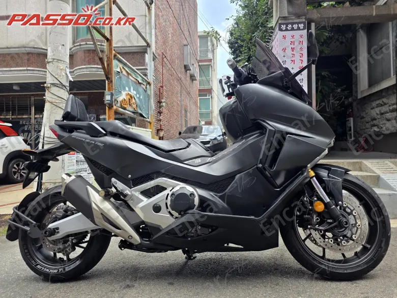 Honda Forza 750 - фото 0