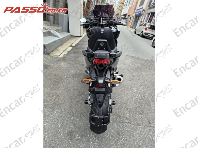 Honda Forza 750 - фото 2