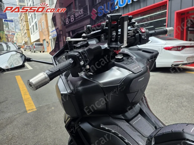 Honda Forza 750 - фото 3
