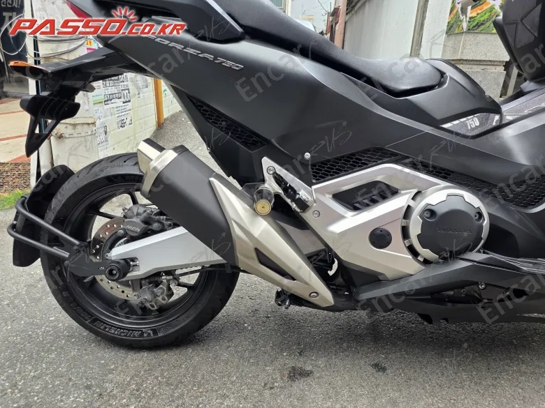 Honda Forza 750 - фото 6