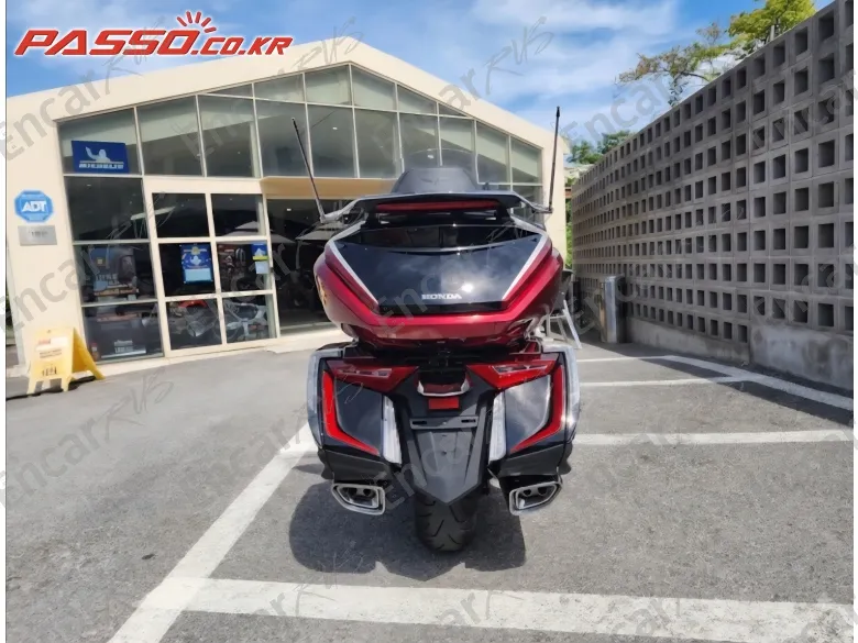 Honda Goldwing 1800 - фото 2