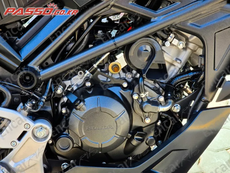 Honda Cb 125 R - фото 4