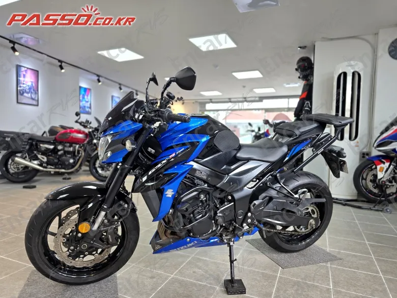 Suzuki Gsx S 750 - фото 4