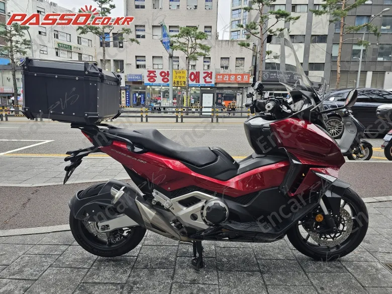 Honda Forza 750 - фото 0