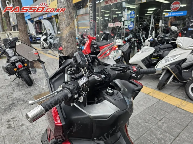 Honda Forza 750 - фото 4