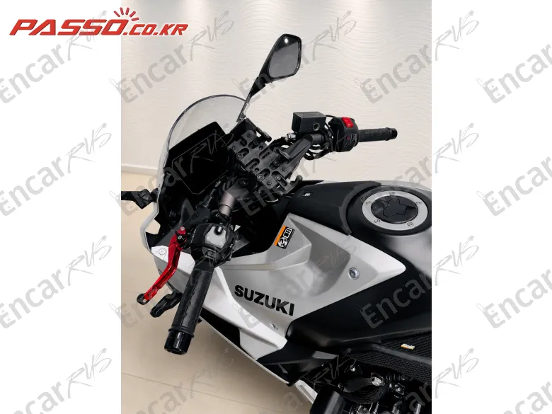 Suzuki Gsx 8 R - фото 3