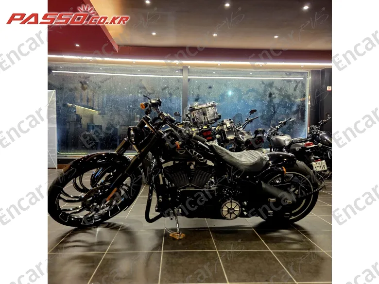 Harley-Davidson Breakout - фото 1