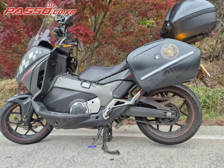 Honda Integra 750 - фото 0