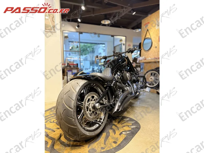 Harley-Davidson Breakout 114 - фото 2