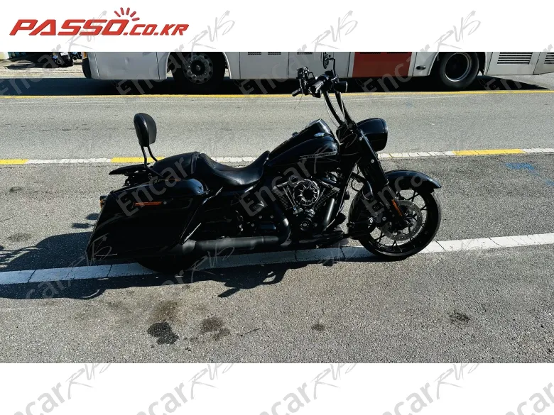 Harley-Davidson Flhr - фото 0