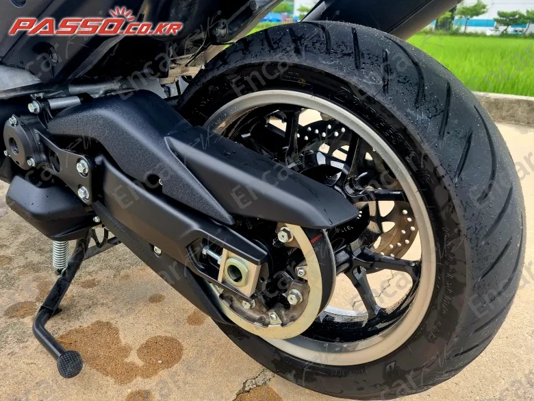Yamaha T Max 560 - фото 4