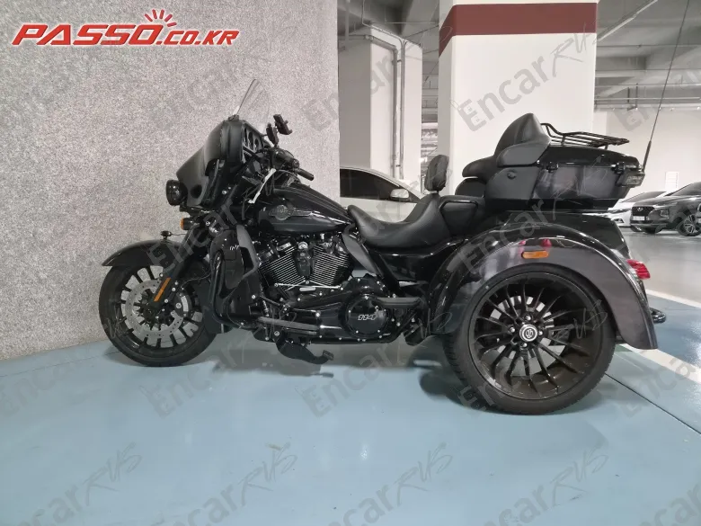 Harley-Davidson Flhtcutg Tri Glide Ultra Classic - фото 1