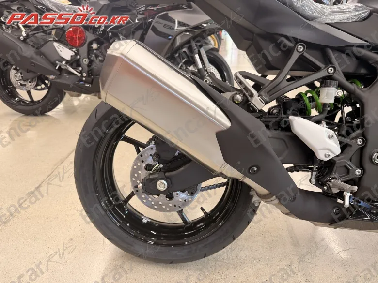 Kawasaki Ninja Zx 4 Rr - фото 6