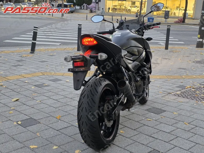 Suzuki Gsx S 750 - фото 2