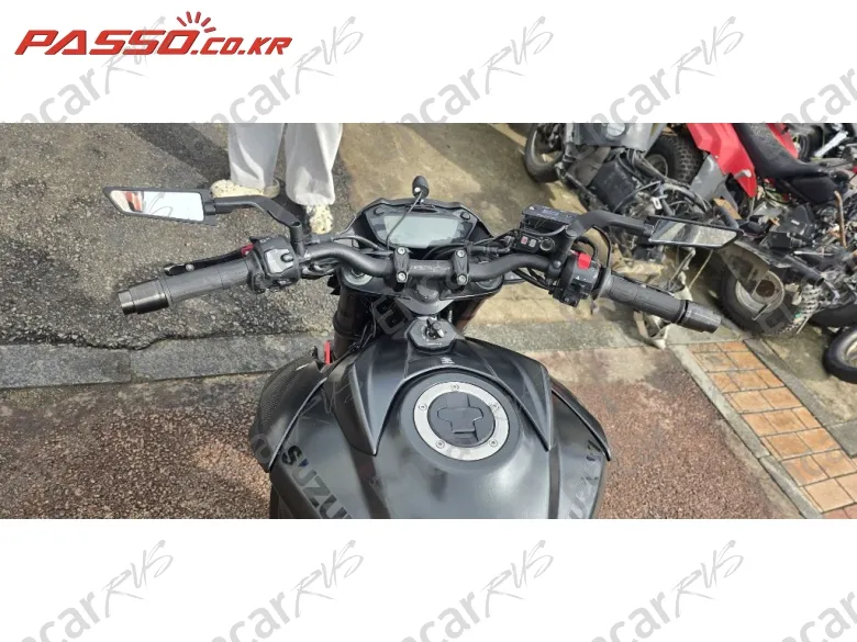 Suzuki Gsx 750 - фото 3