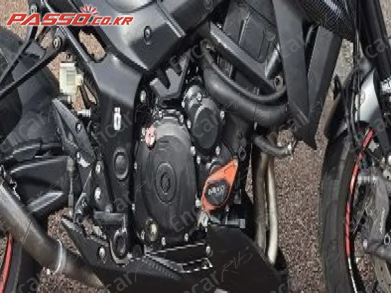 Suzuki Gsx 750 - фото 4