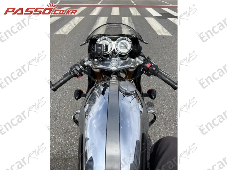 Triumph Thruxton Rs - фото 3