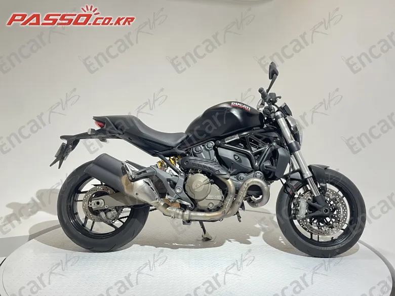 Ducati Monster 821 - фото 0