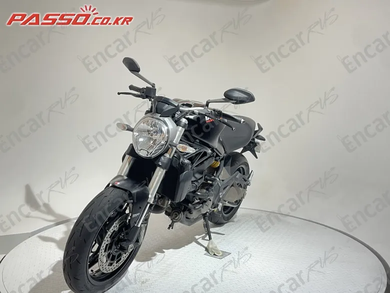 Ducati Monster 821 - фото 5