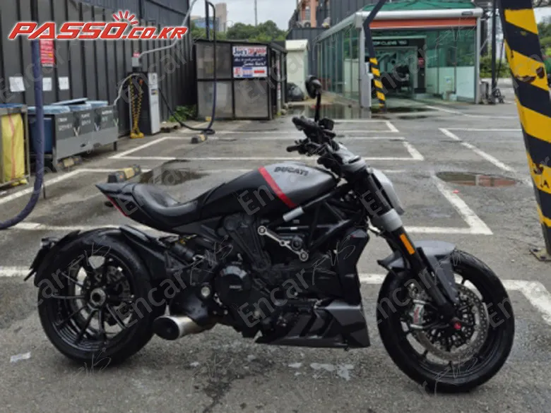 Ducati X Diavel Black Star - фото 0