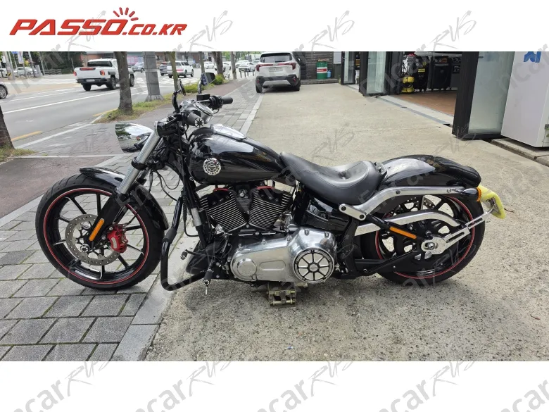 Harley-Davidson Breakout - фото 1