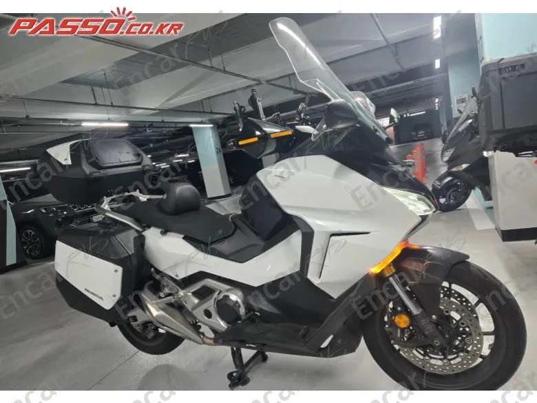 Honda Forza 750 - фото 0