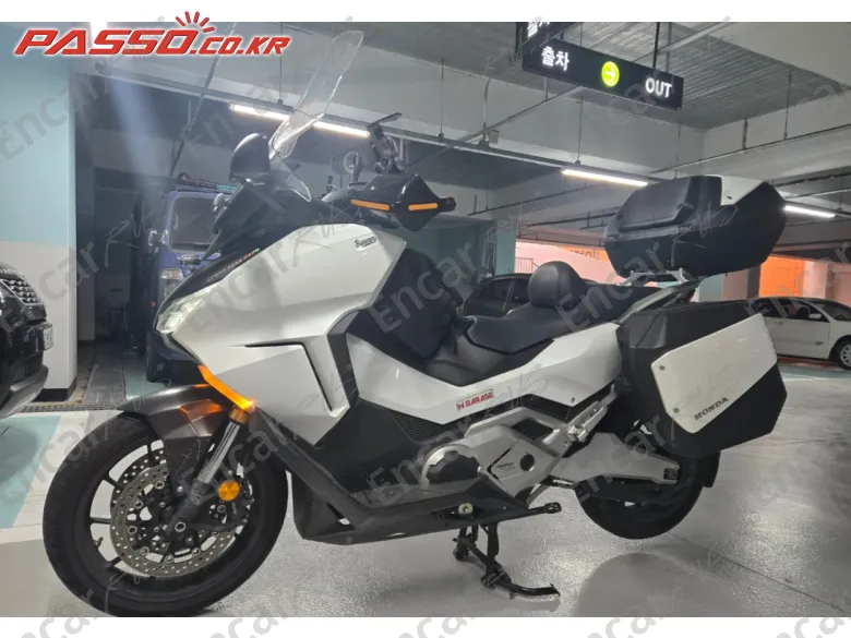 Honda Forza 750 - фото 1