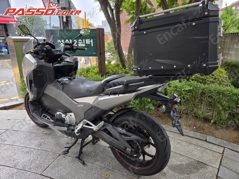 Honda Integra 750 - фото 3