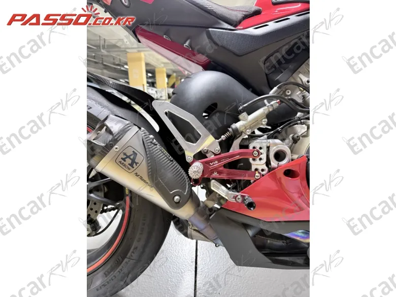 Ducati Panigale V4 S - фото 6