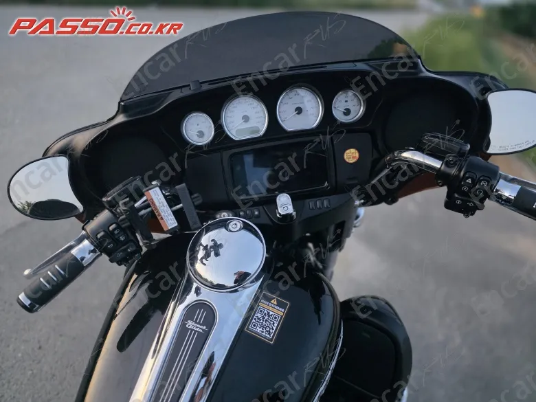 Harley-Davidson Flhx - фото 3