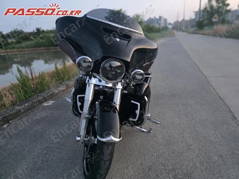 Harley-Davidson Flhx - фото 4