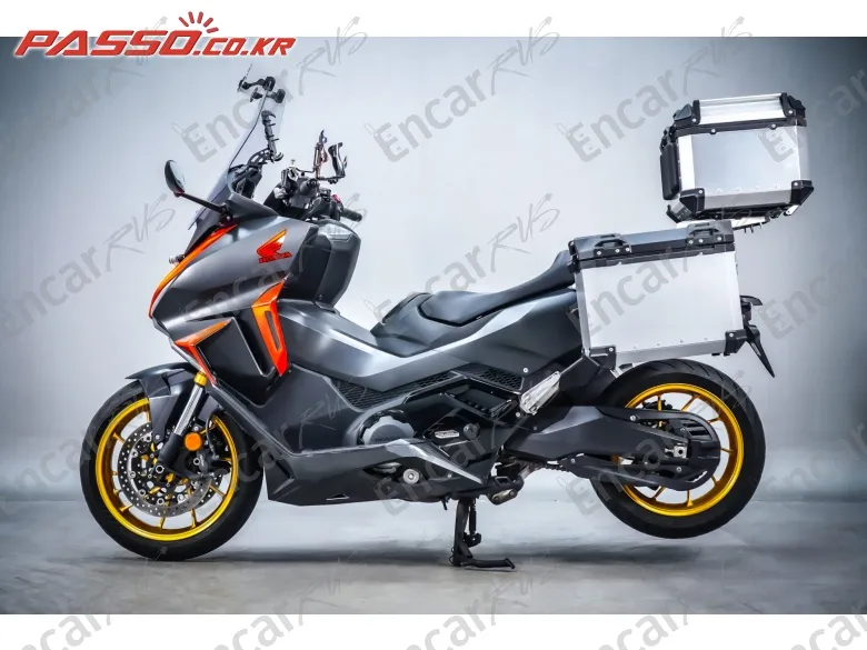 Honda Forza 750 - фото 1