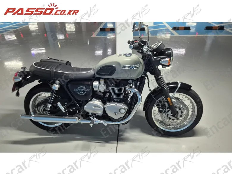 Triumph Bonneville T120 - фото 0