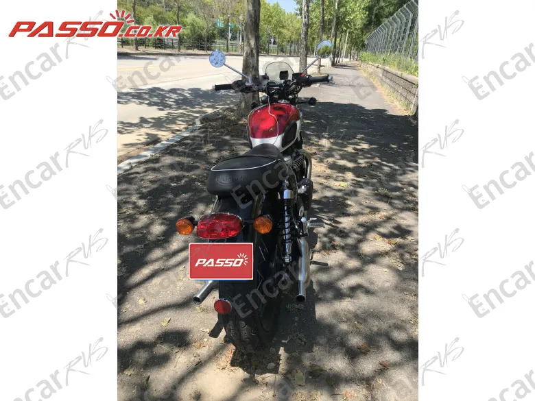 Triumph Bonneville T100 - фото 2