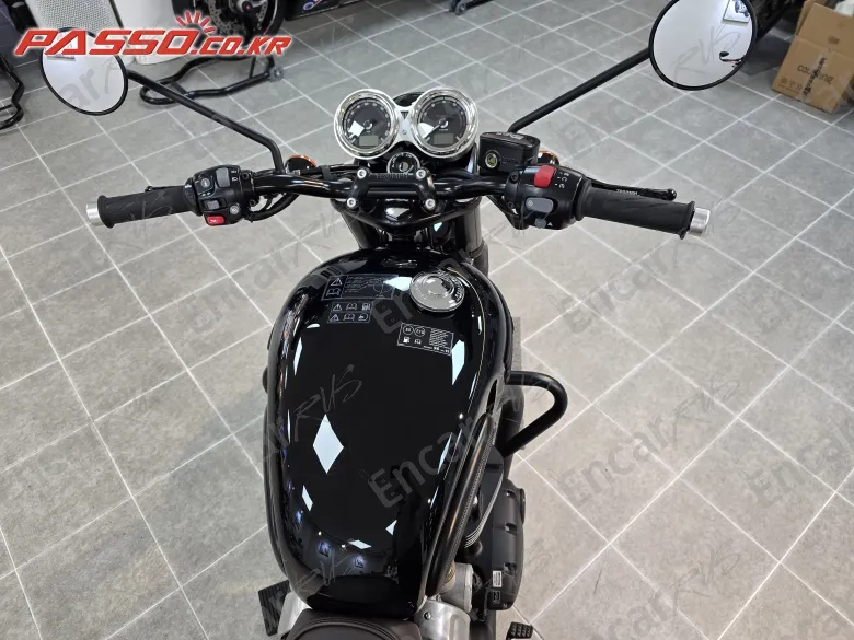 Triumph Bonneville T120 Black - фото 6