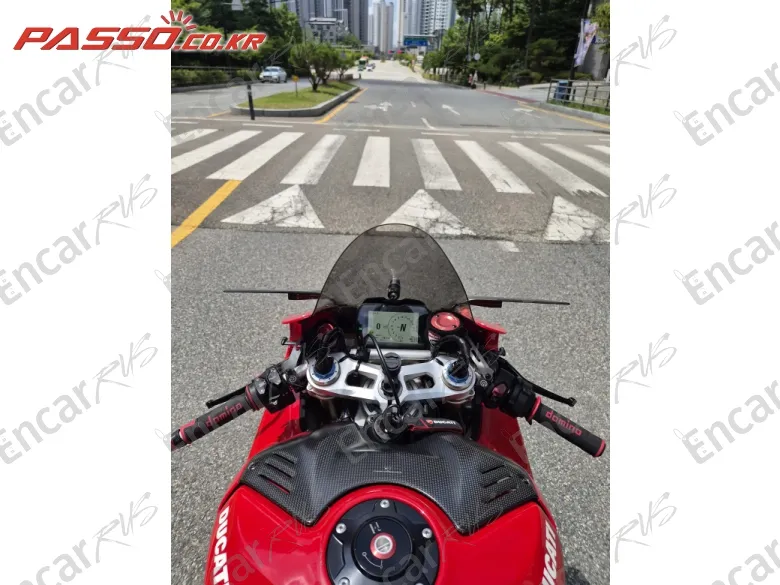 Ducati Panigale V4 S - фото 3