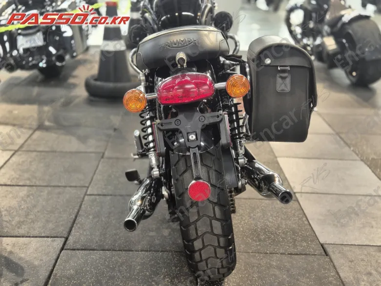 Triumph Bonneville T100 - фото 2