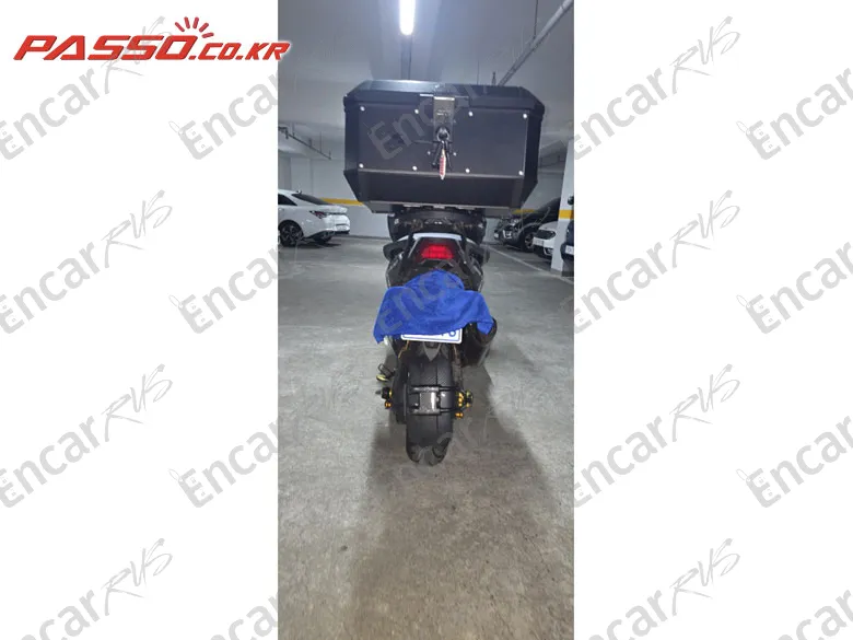 Honda Forza 750 - фото 2