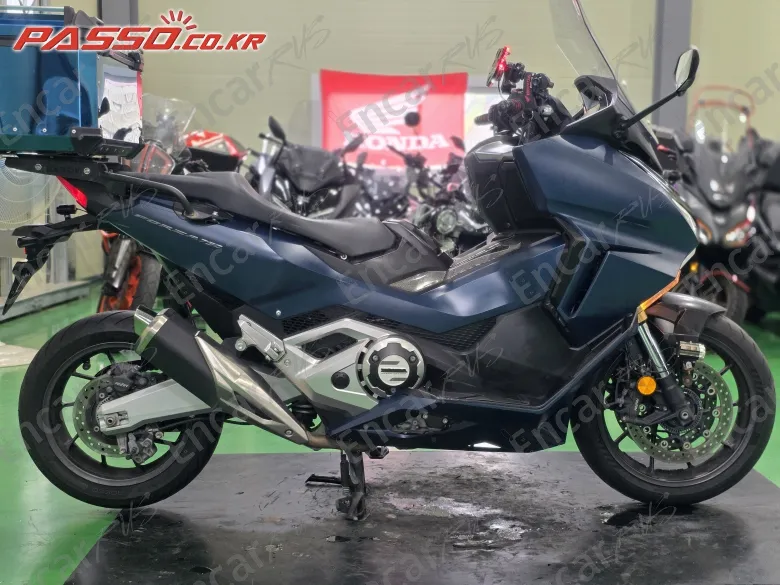 Honda Forza 750 - фото 0