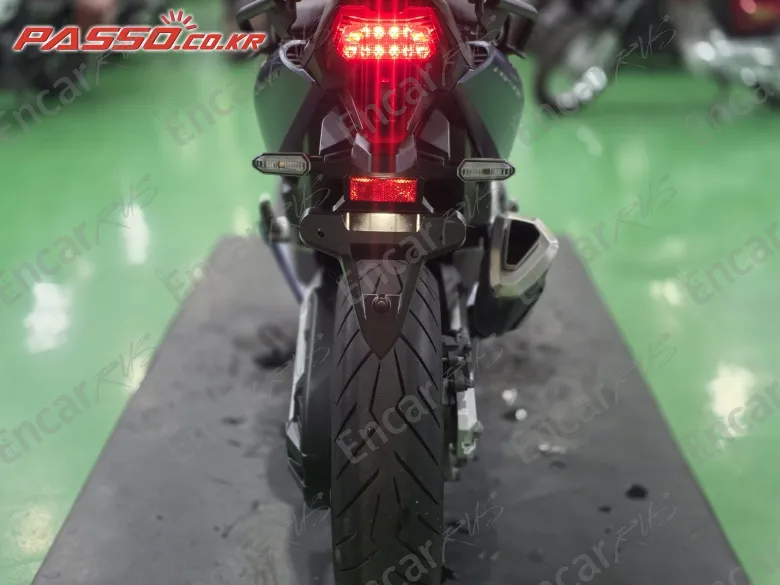 Honda Forza 750 - фото 2
