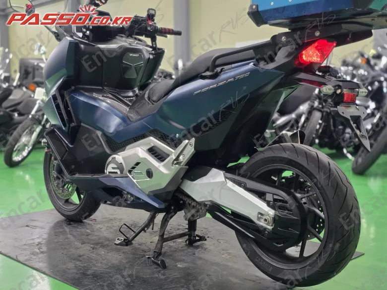 Honda Forza 750 - фото 5