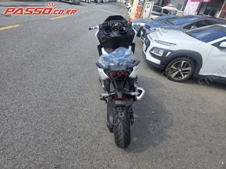Honda Forza 750 - фото 2