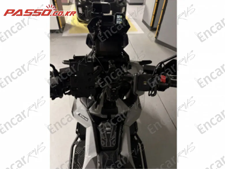 Honda Adv 350 - фото 3
