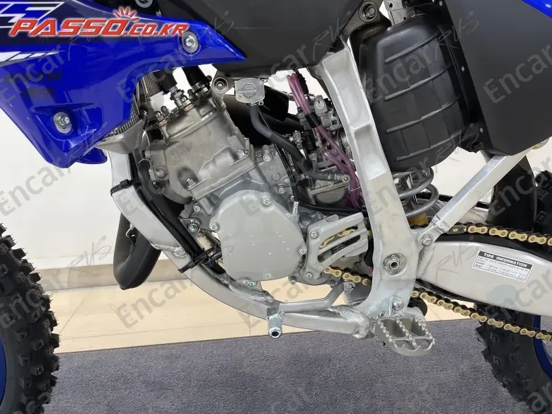 YAMAHA YZ 125 - фото 4