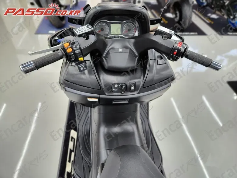 Suzuki Burgman 650 Executive - фото 3