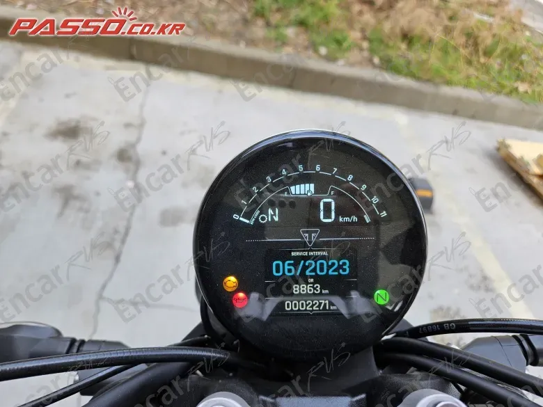 TRIUMPH TRIDENT 660 - фото 3